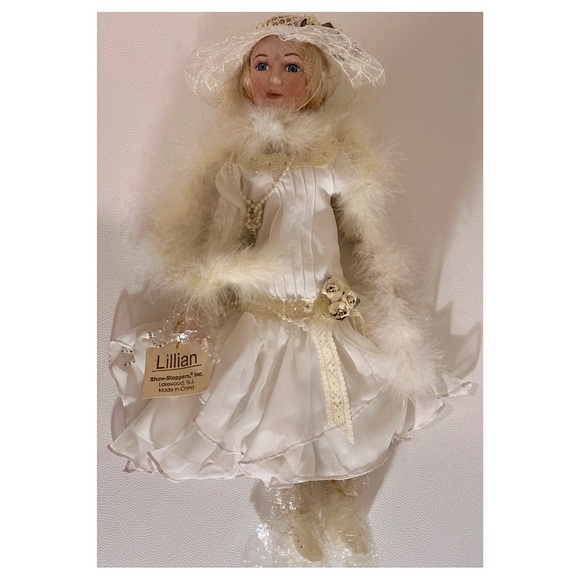 Vintage Lillian Showstoppers Porcelain Doll Ivory Dress Hat Pearls Collectible - Picture 1 of 16